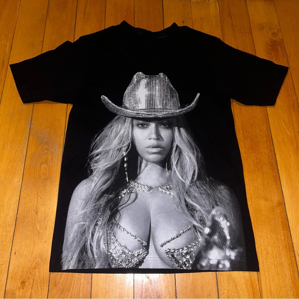 Beyoncé Renaissance World Tour Brand New Shirt Black and silver Size Small